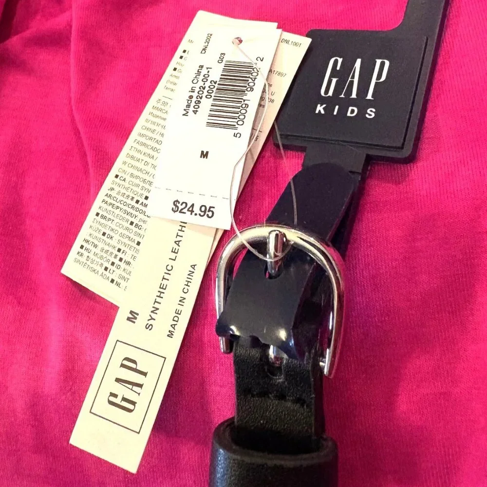 NWT Kids GAP star belt Sz M - black, silvertone buckle  15cm width  32